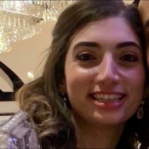 Meet your Posher, Yasmina